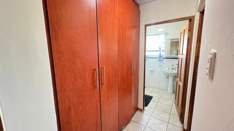3 Bedroom Property for Sale in Langenhovenpark Free State
